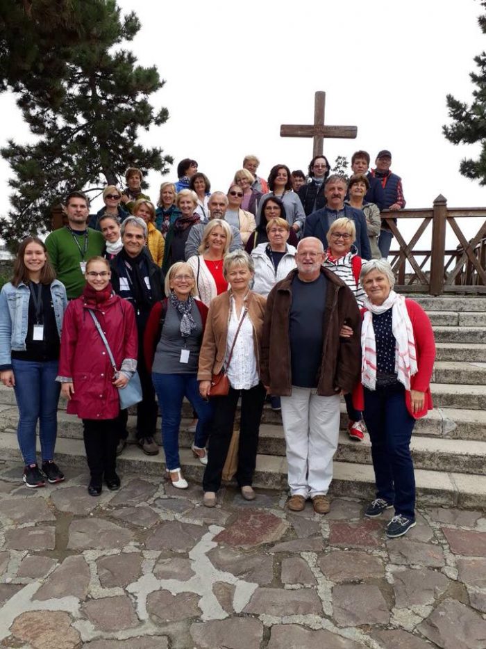 42419073_2164186017133122_2219144391354744832_n-700x933